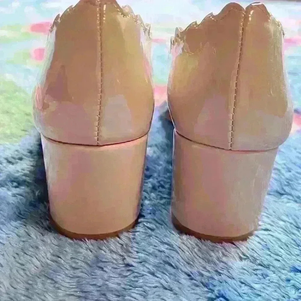 Beige faux patten leather scallop heels size 8#classy#girly#oldmoney#femine - Picture 8 of 10